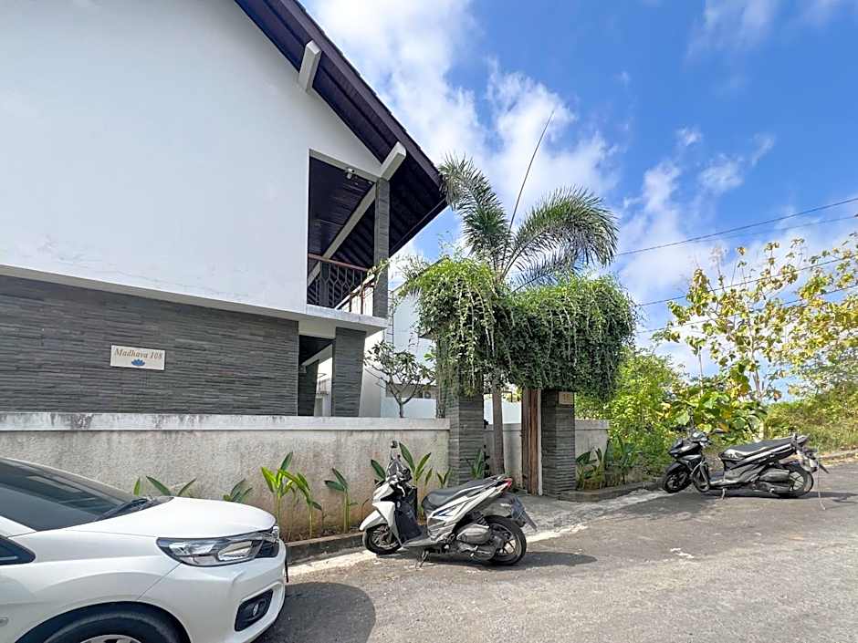 Kanha Homestay near Pantai Pandawa RedPartner