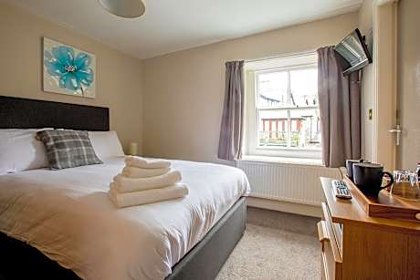 Twin Room with Private Bathroom