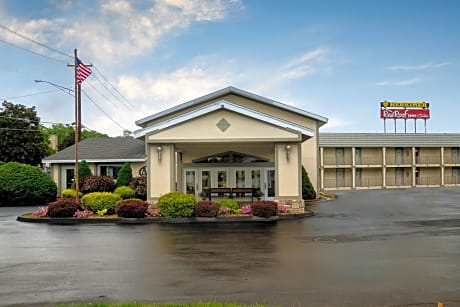 Red Roof Inn and Suites Herkimer