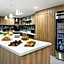 Delta Hotels by Marriott San Jose Aurola