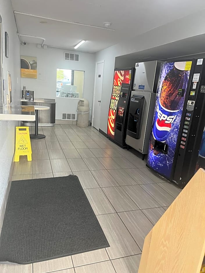 Motel 6-Wichita, KS - AIRPORT