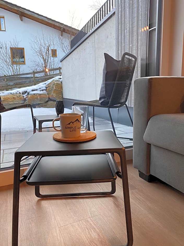 Simple Life Apartments
