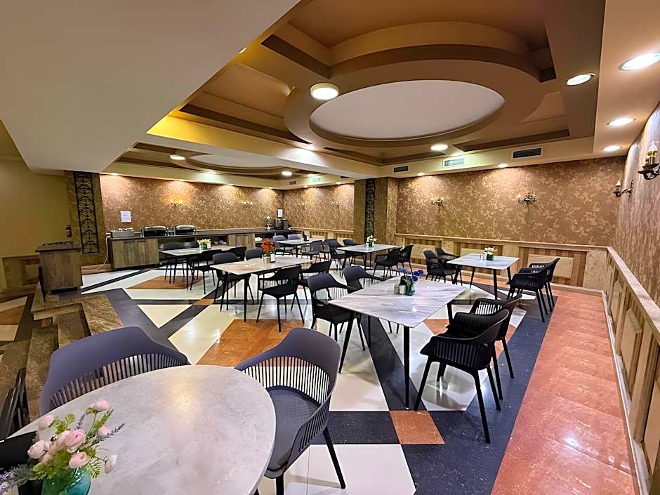 Yerevan Deluxe Hotel