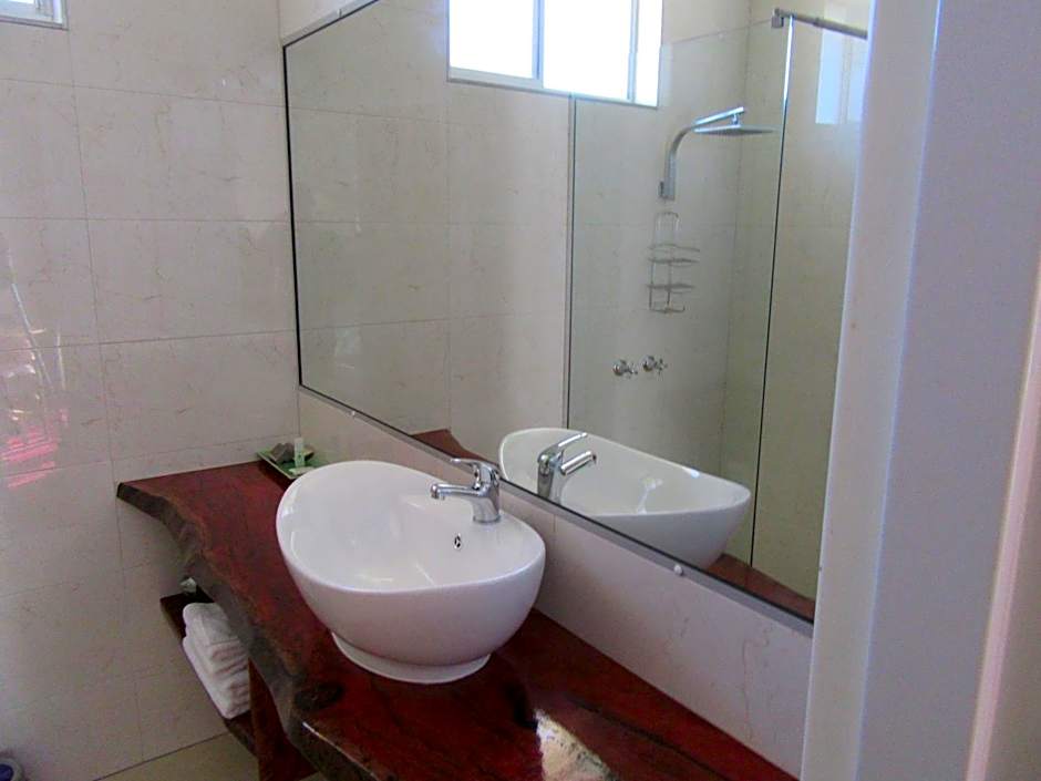 Acacia Rose Motor Inn