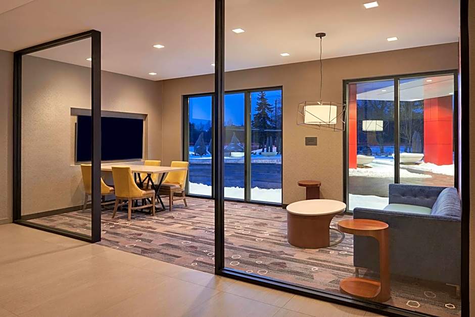 Courtyard by Marriott Oshawa