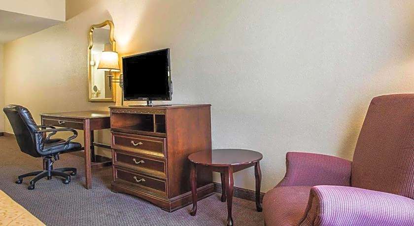 Quality Inn & Suites Franklin