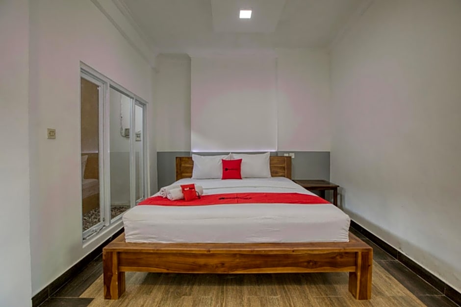 RedDoorz near Exit Toll Nusa Dua