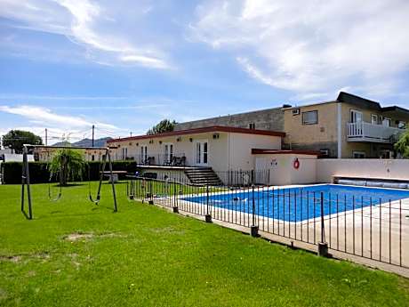 Falcon Resort