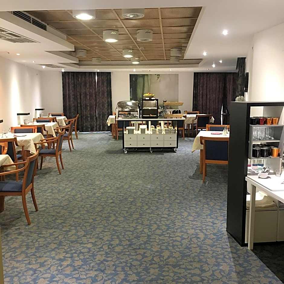 Semiramis Business Hotel