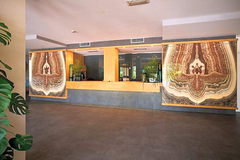 Delfina Palace Hotel