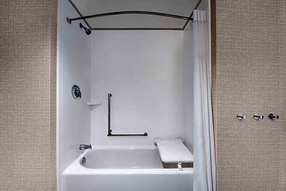 Hampton Inn & Suites Kelowna, British Columbia, Canada