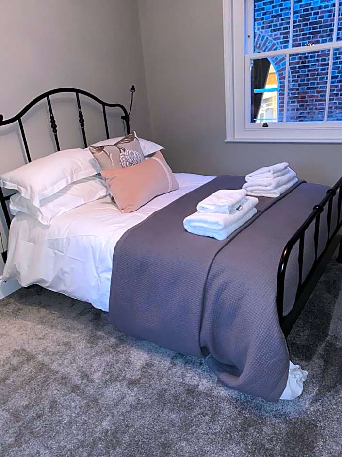 One Warwick Park Hotel