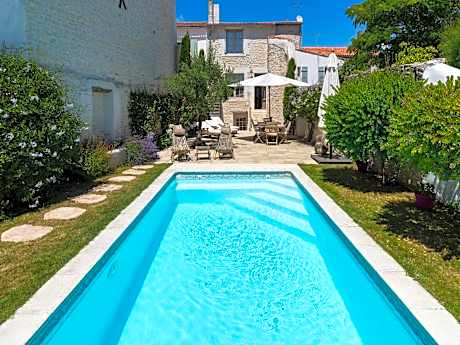 Villa Petit Sergent  with pool, cinema