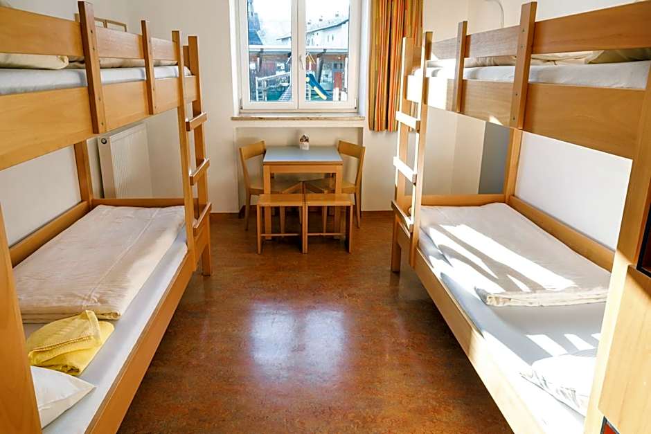 Jugendherberge Garmisch-Partenkirchen - membership required!