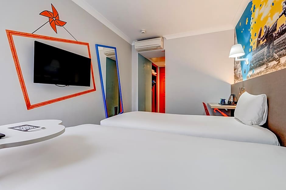 Manchester Portland By Sunday