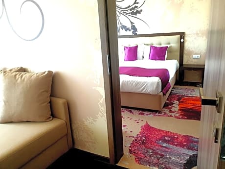 Deluxe Suite with Sea View