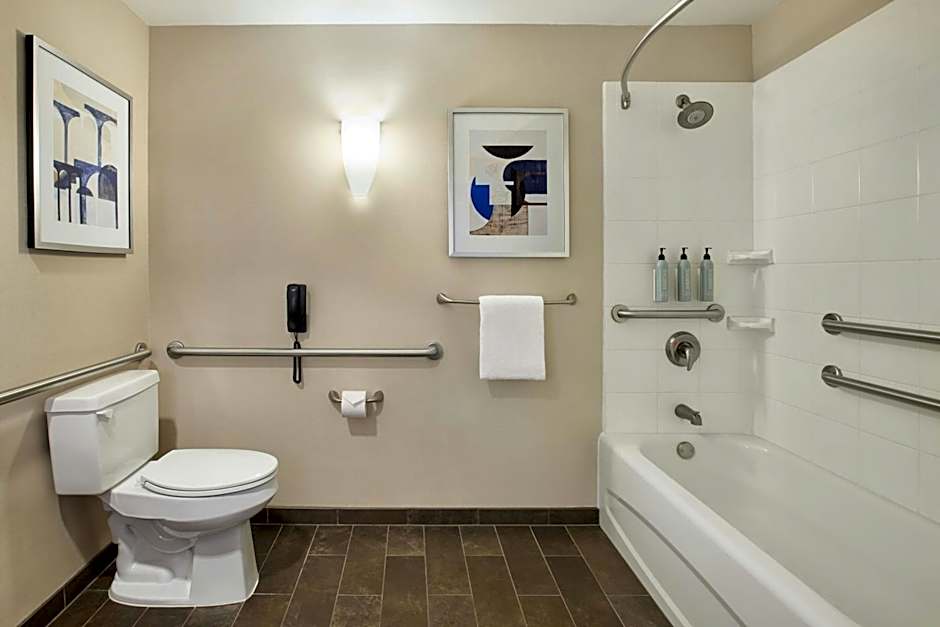 Courtyard by Marriott Los Angeles Sherman Oaks