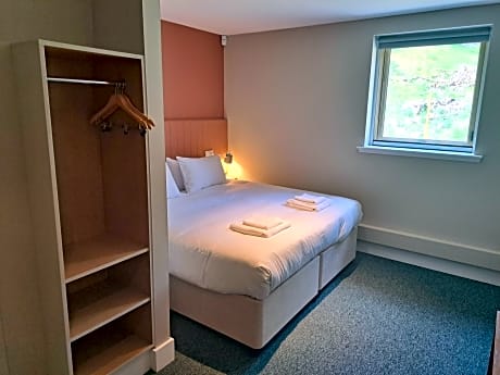 Double or Twin Room with Private Bathroom 14