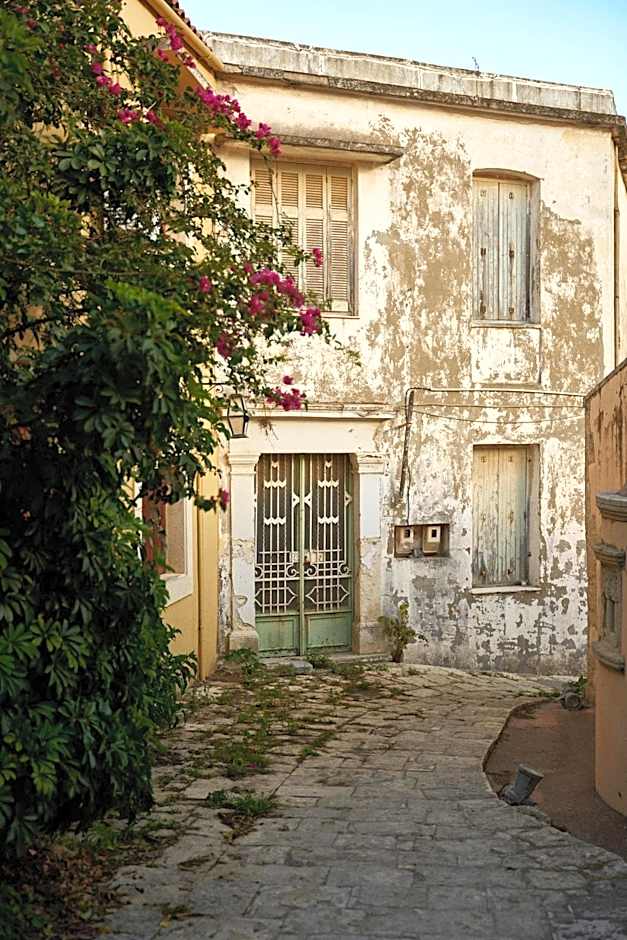 Manili Boutique Suites & Villas