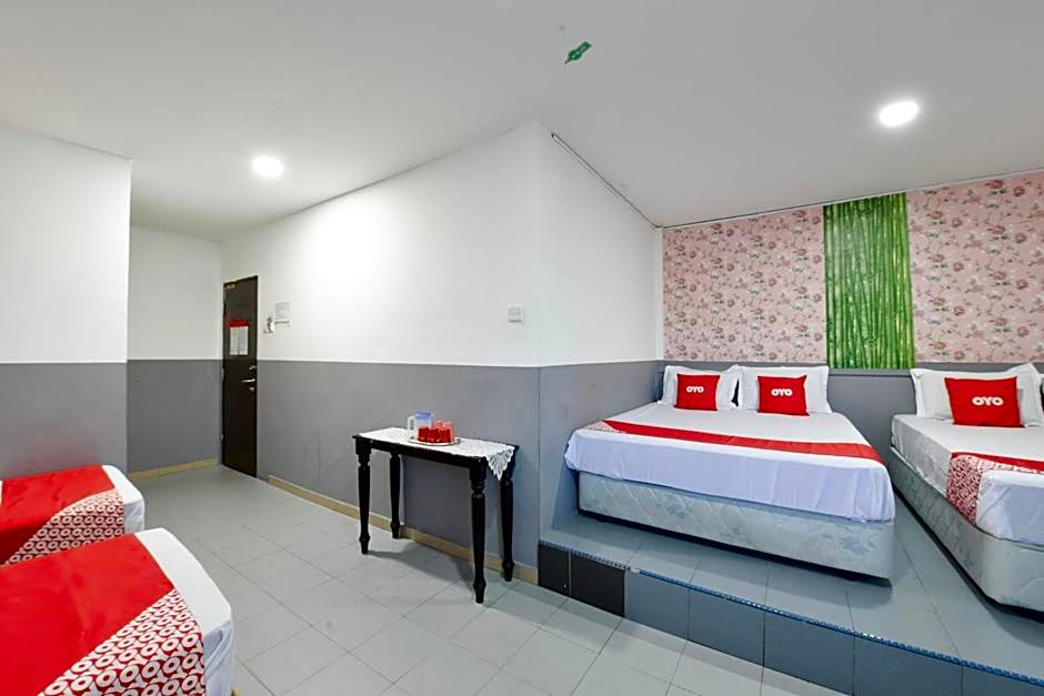 Hotel O Indah