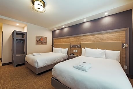 2 Queen Beds/Mob/Hearing Access W/ Ri Shower