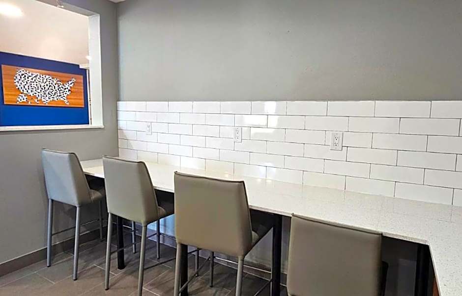 Microtel Inn & Suites By Wyndham Tulsa East