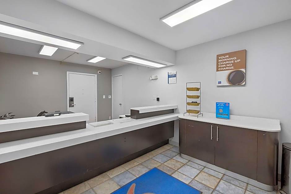 Motel 6-Normal, IL - Bloomington Area