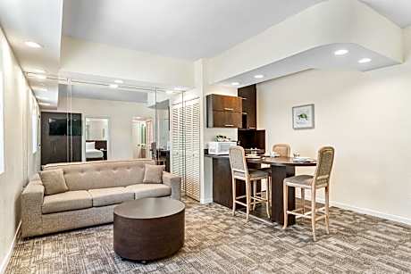 Queen Suite