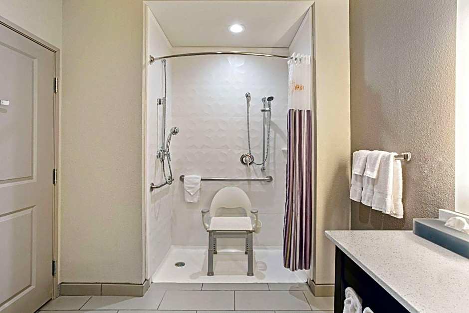 La Quinta Inn & Suites by Wyndham Sweetwater East