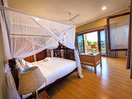 Deluxe Suite with Sea View