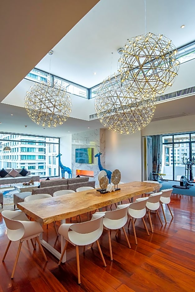 Benviar Tonson Residence