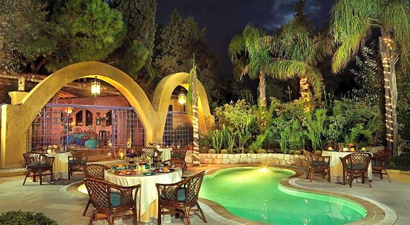 Dionysos Hotel