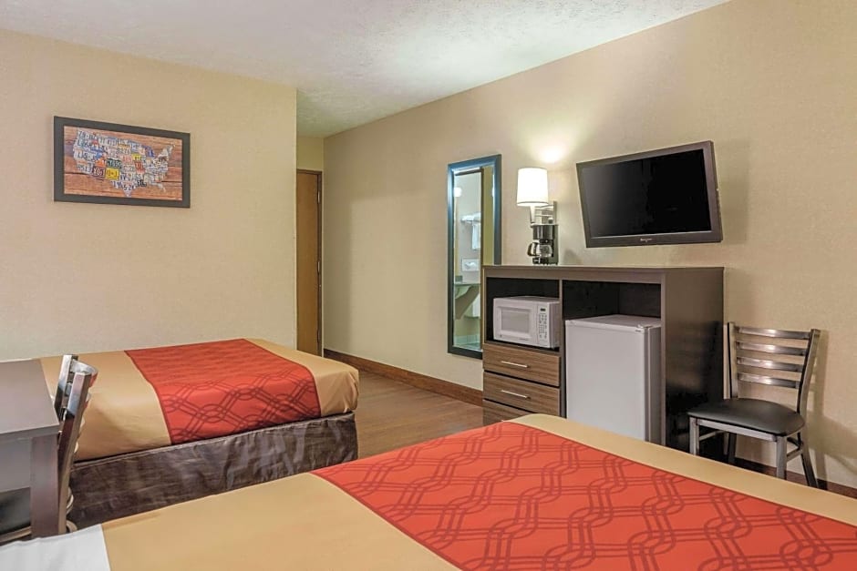 Econo Lodge Traverse City