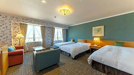 Deluxe Twin Room with Extra Bed - Non-Smoking