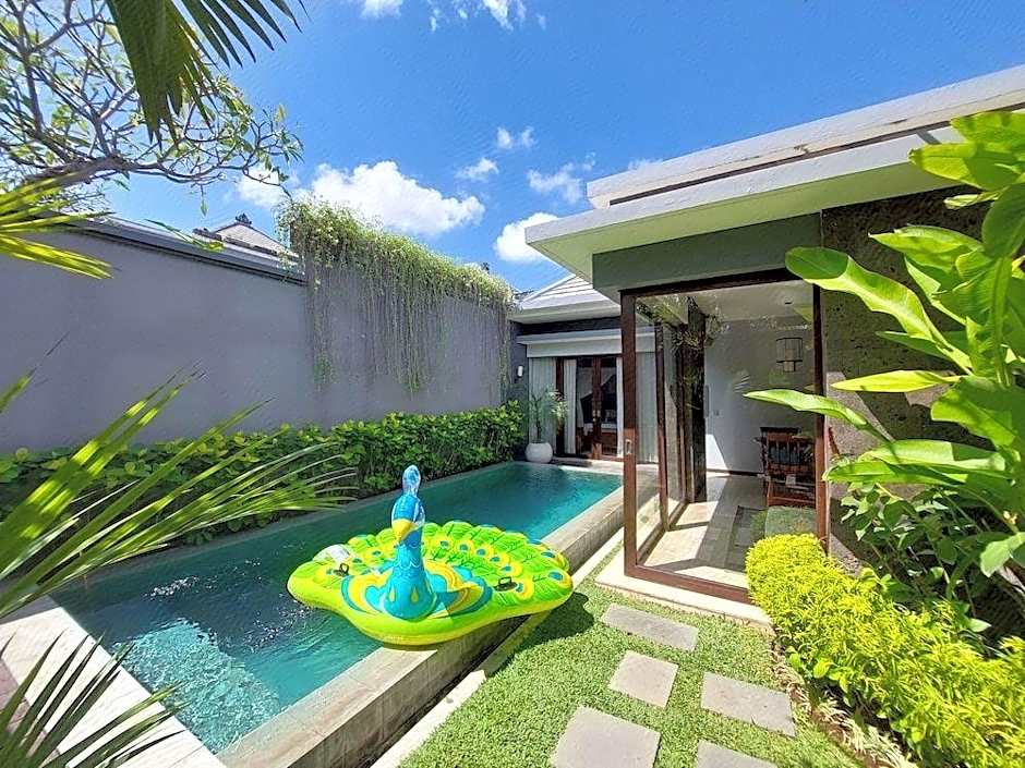 Seminyak Icon - by Karaniya Experience