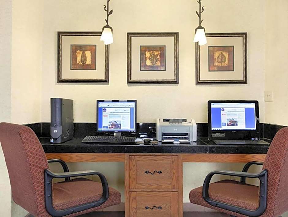 Quality Inn & Suites Detroit Lakes