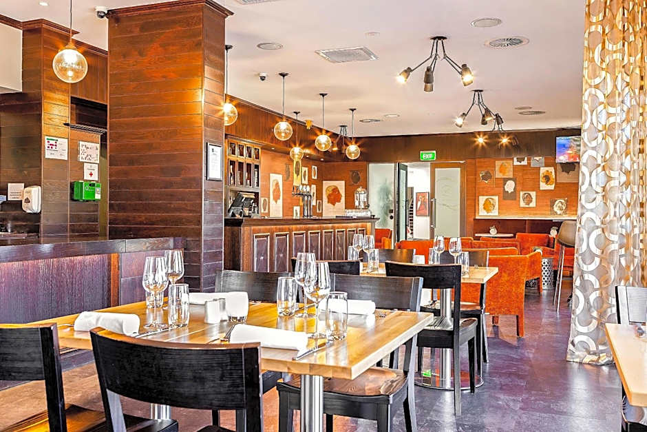 Hotel Elms Christchurch, an Ascend Collection Hotel