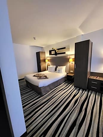 2 Double Beds - Superior Room