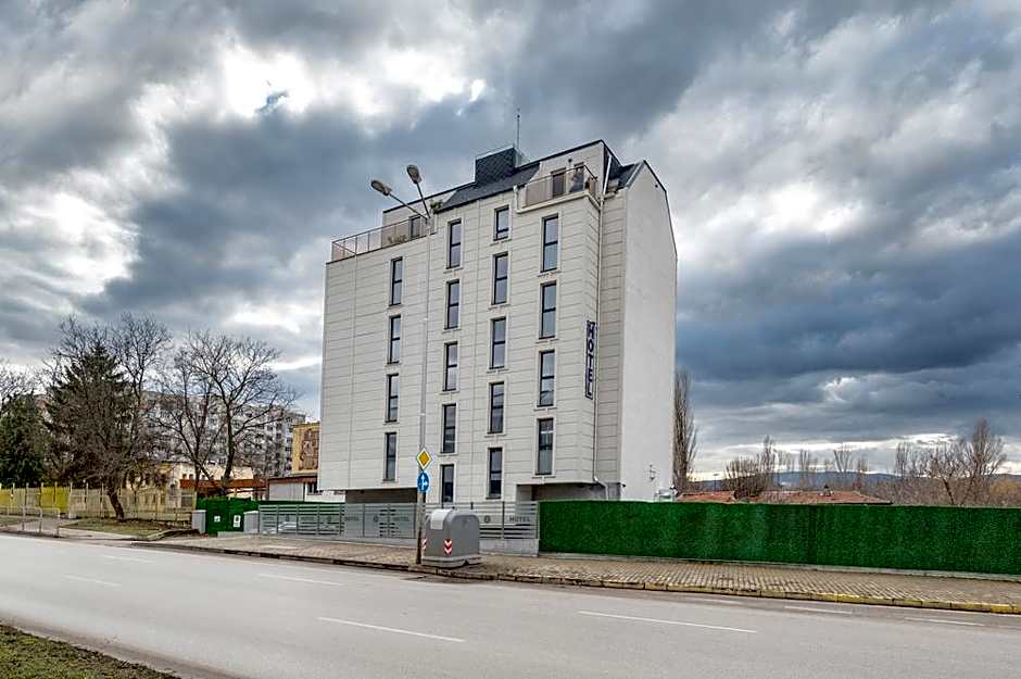 Hotel Boutique 5 - Free parking - Free breakfast - Free internet - EVSE