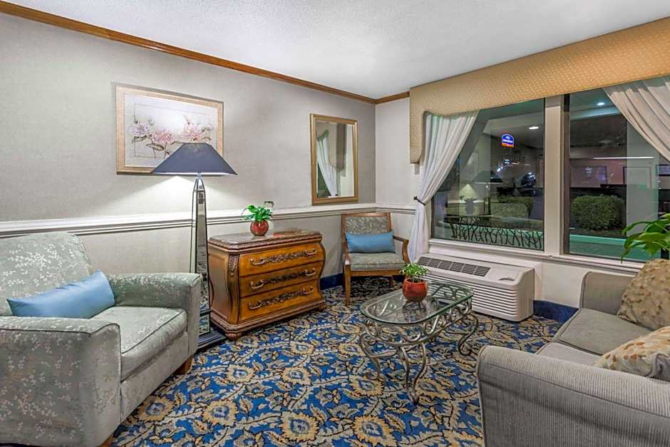 Baymont by Wyndham Greensboro/Coliseum
