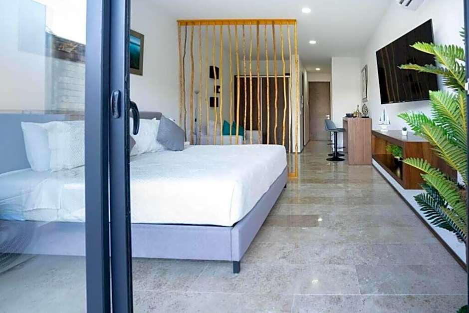 Cozy Studio Pool and Roof Lounge Beach 5 Blocks