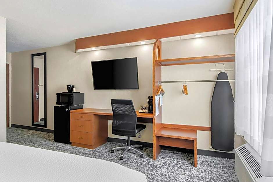 Sleep Inn & Suites Bay View Acme - Traverse City