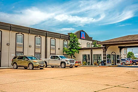 Studio 6 Claremore OK