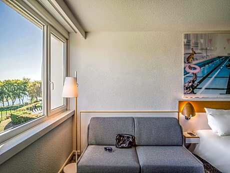 Executive Room, Lake View - 1 Double Bed And 1 Single Sofa Bed