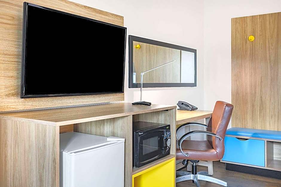 Days Inn by Wyndham Raleigh Glenwood-Crabtree