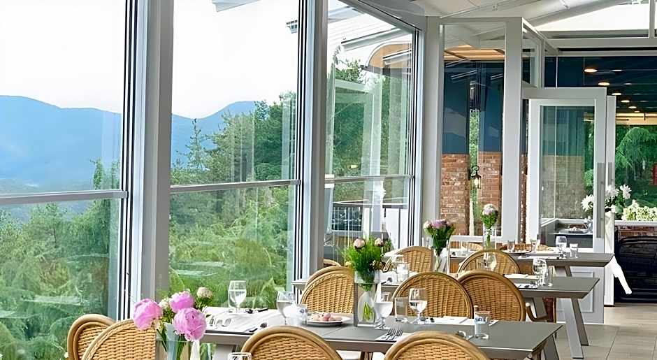 Asia Lakeside Hotel