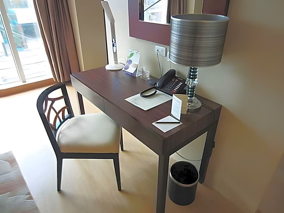 Goldberry Suites & Hotel Mactan