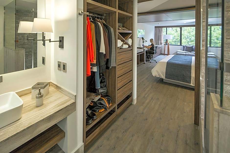 Flow Condesa - Adults Only