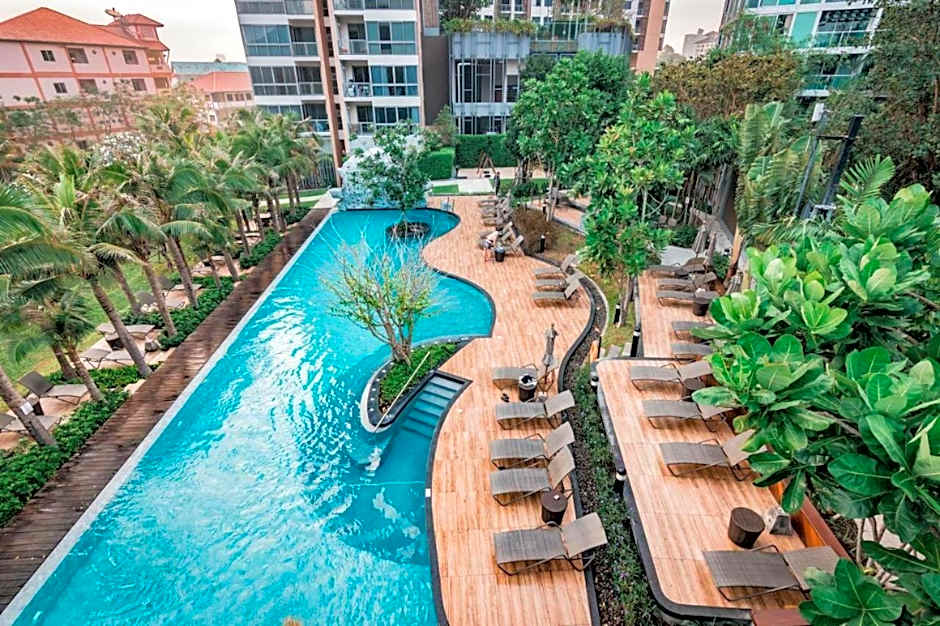 Sea View Spacious Condo At Pattaya