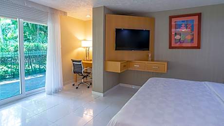1 King Standard Ground Floor